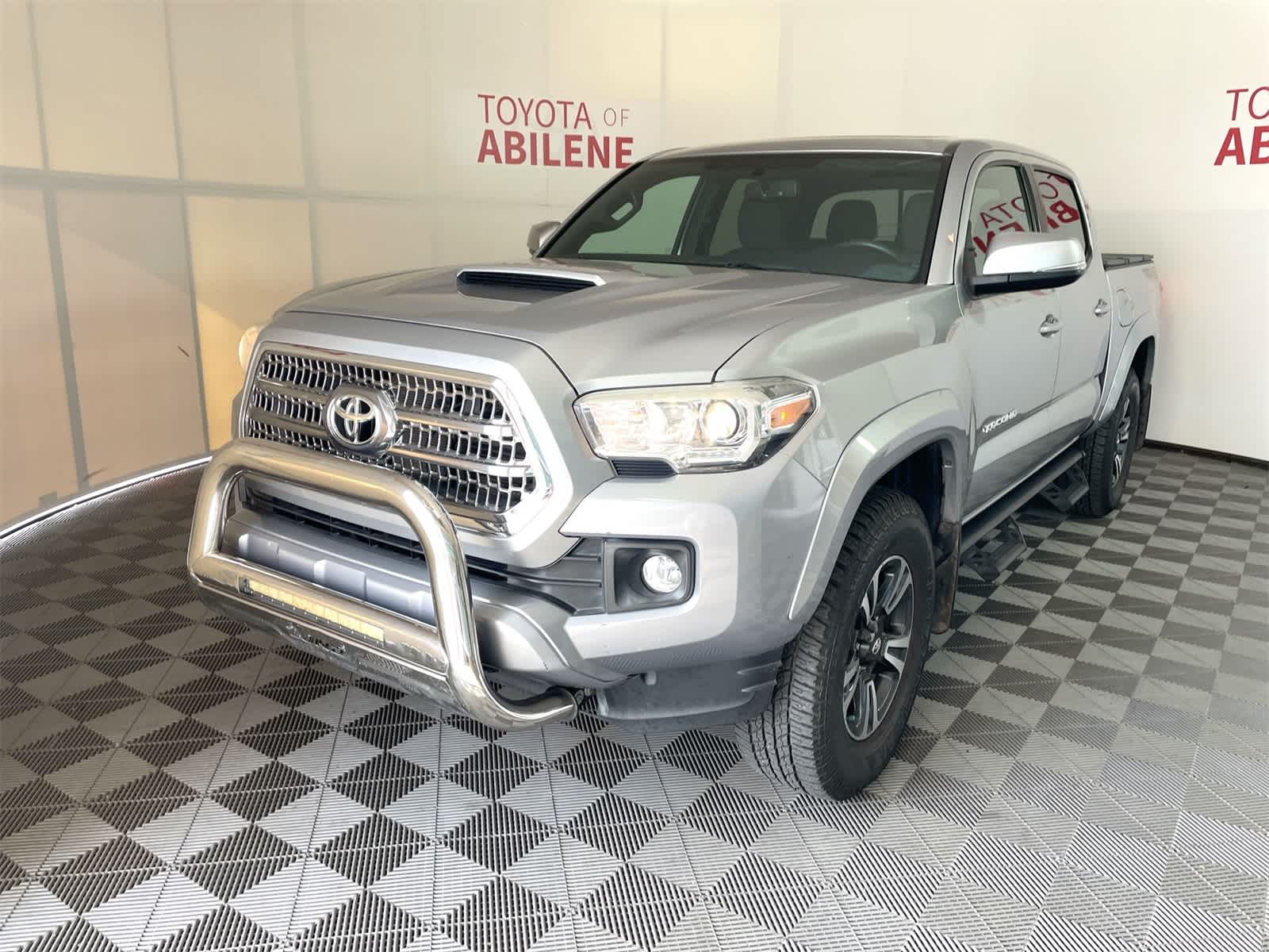 Thumbnail: 2017 Toyota Tacoma - 1
