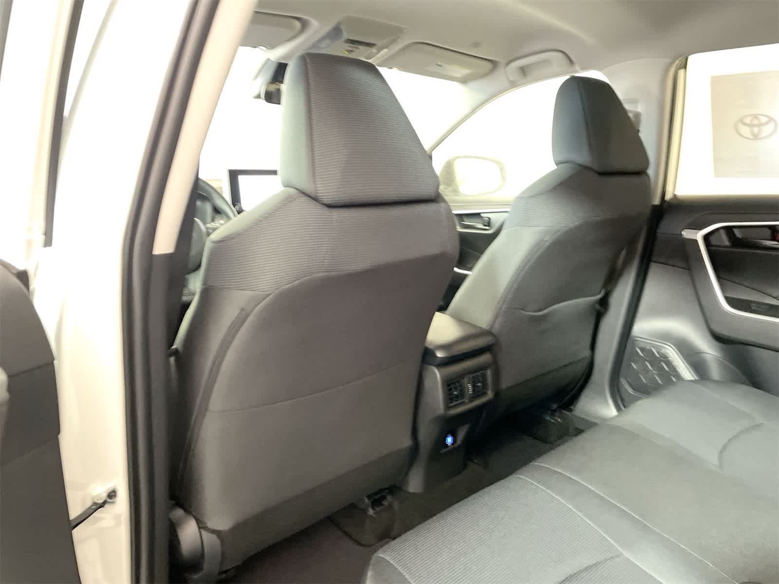 Thumbnail: 2025 Toyota RAV4 - 12