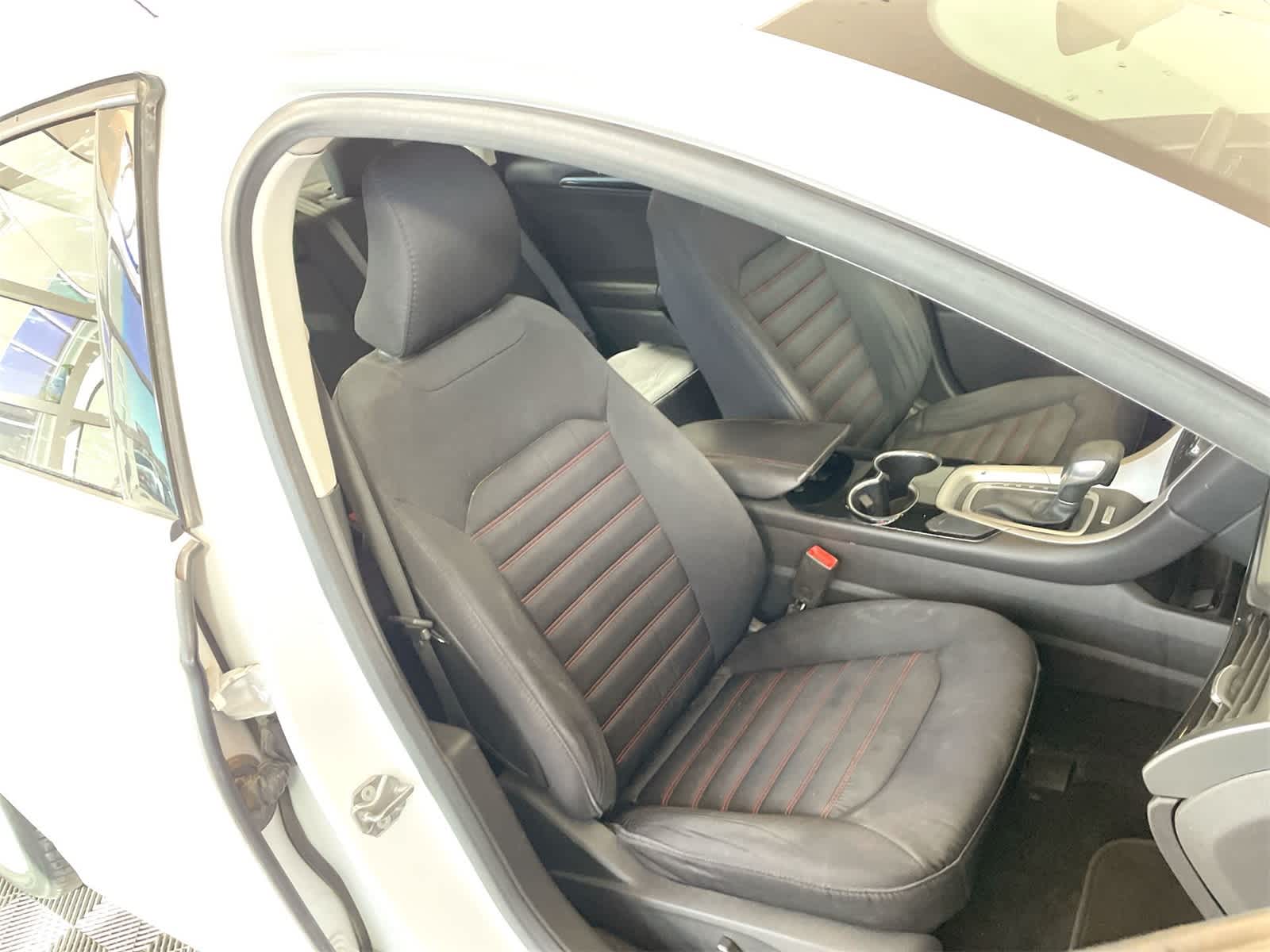 Thumbnail: 2015 Ford Fusion - 14