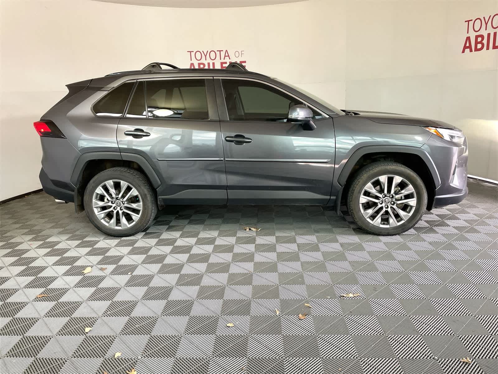 Thumbnail: 2022 Toyota RAV4 - 7