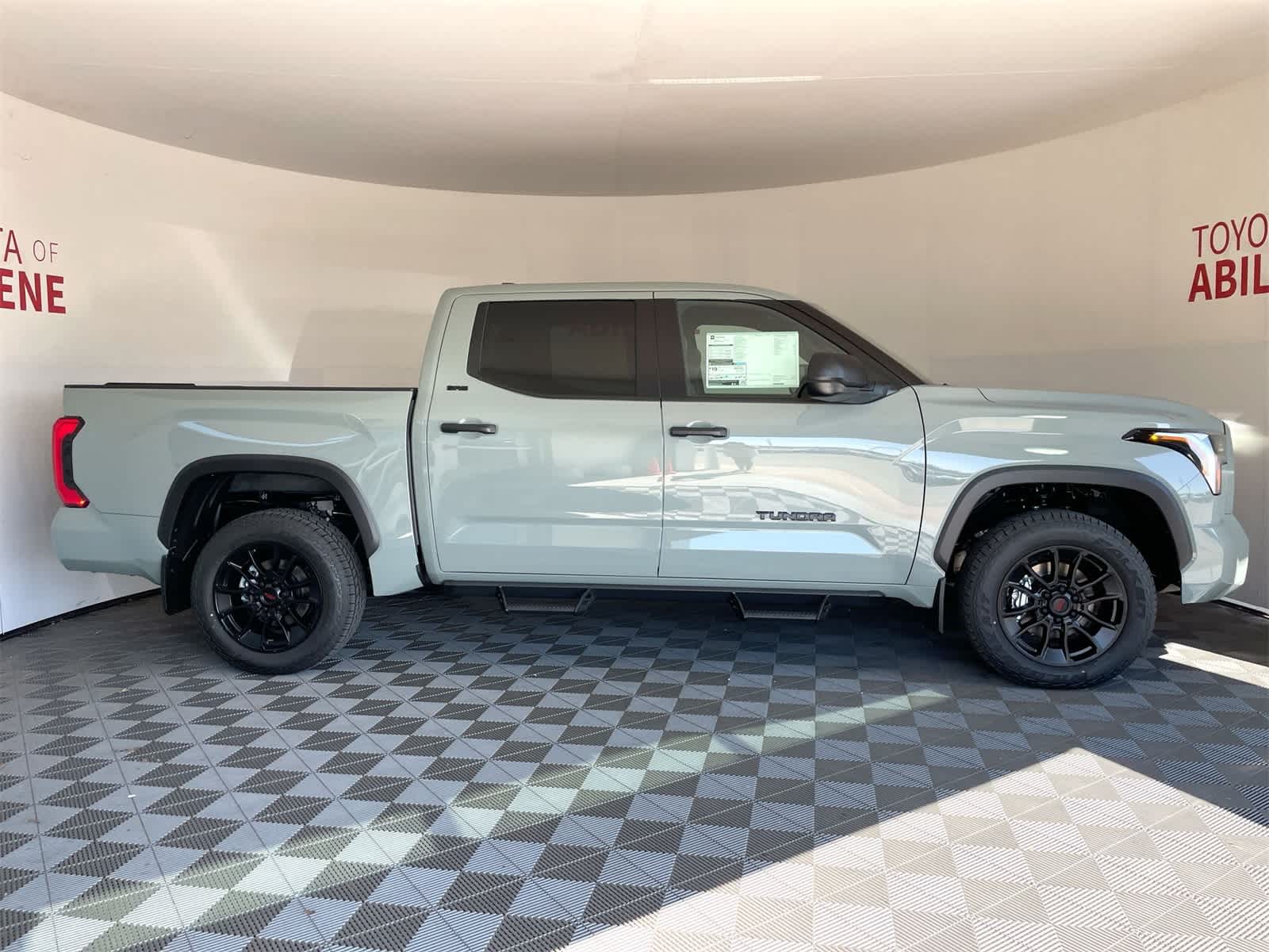 Thumbnail: 2025 Toyota Tundra - 8