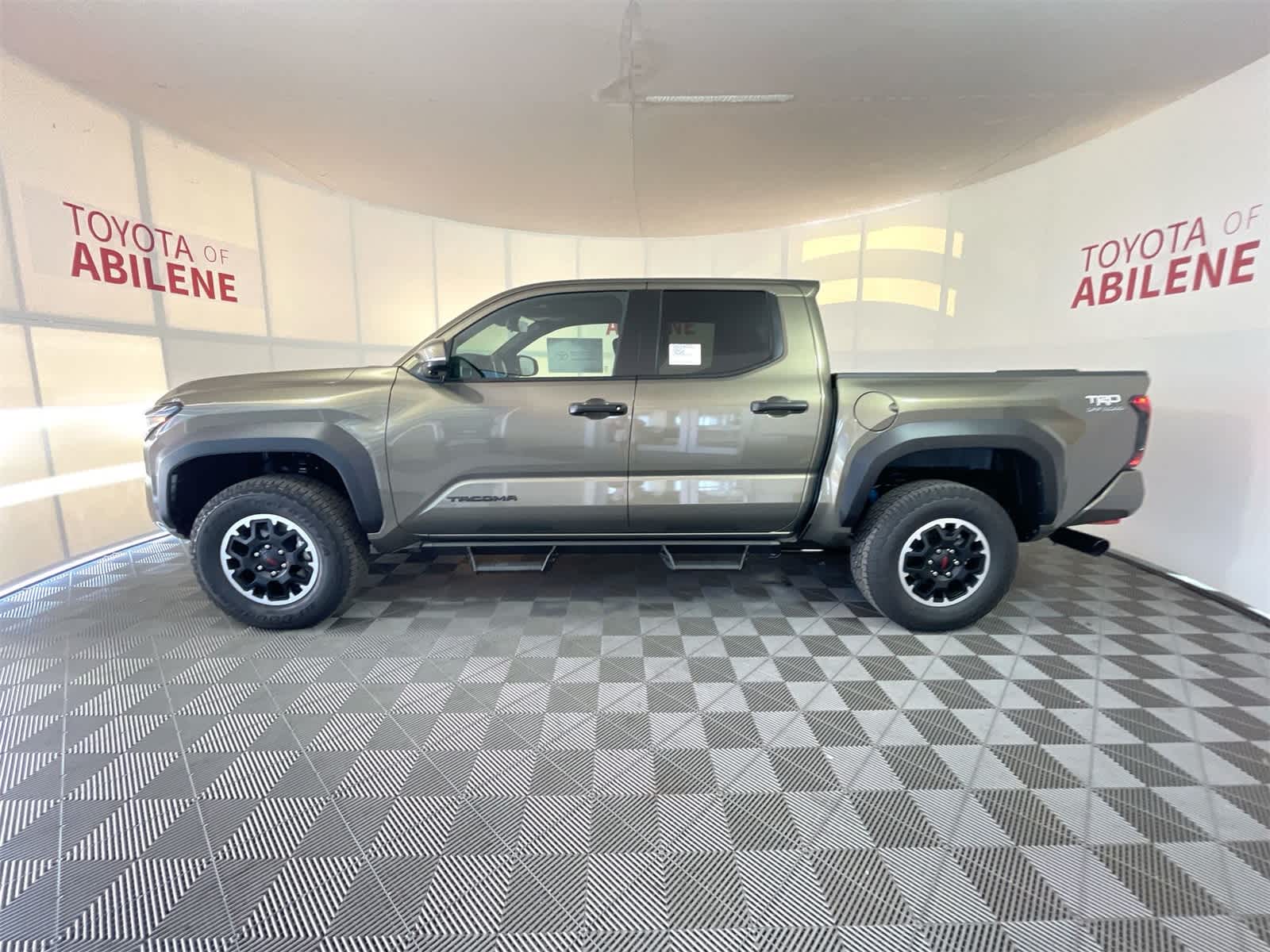 Thumbnail: 2025 Toyota Tacoma - 2