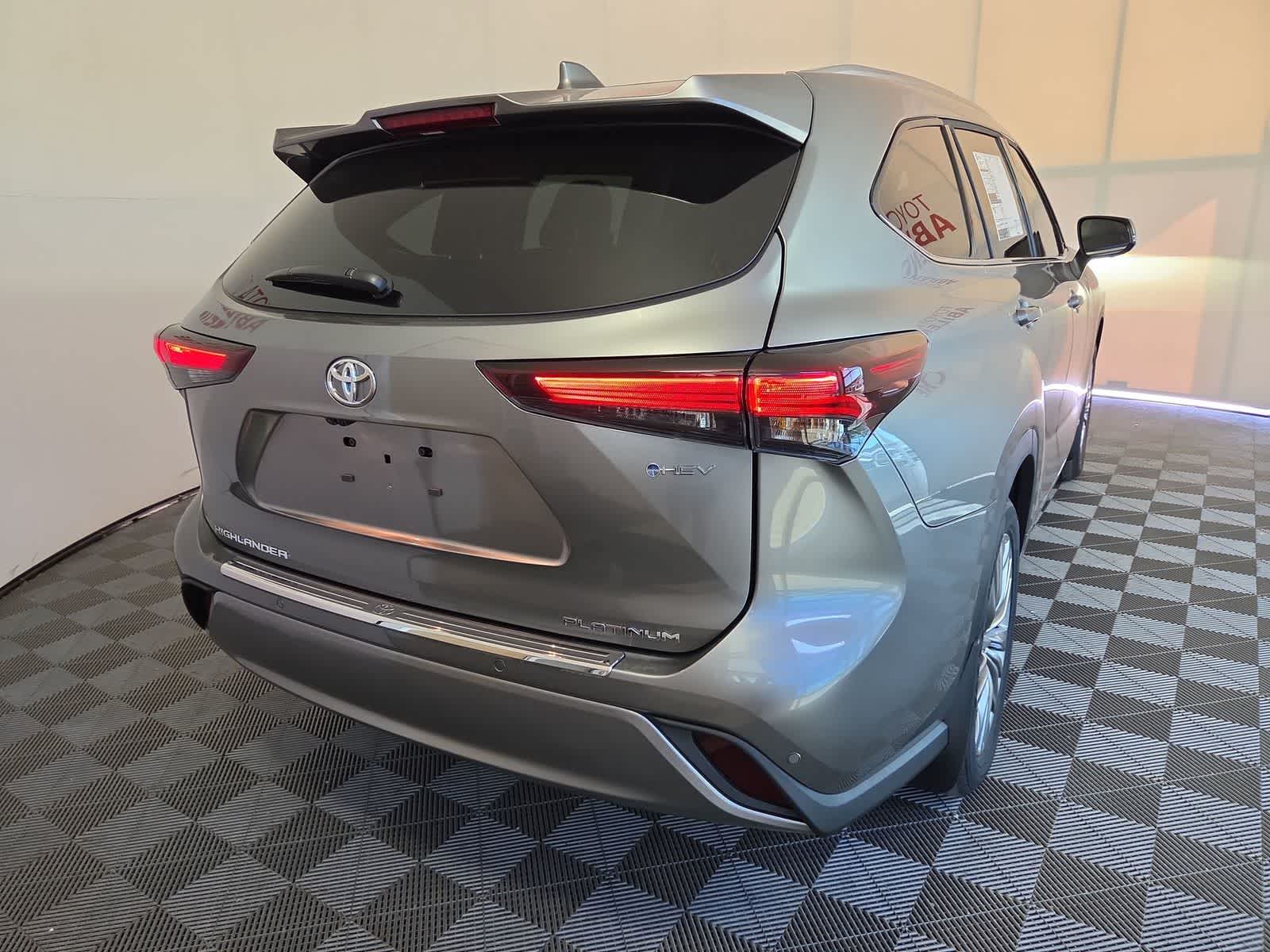 Thumbnail: 2026 Toyota Highlander - 7