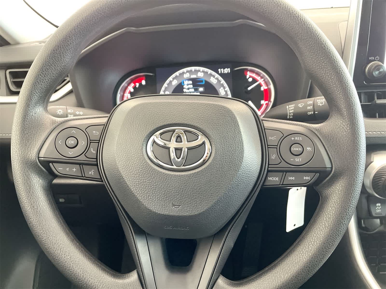 Thumbnail: 2025 Toyota RAV4 - 17