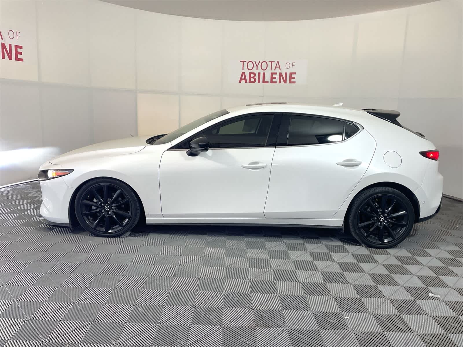 Thumbnail: 2021 Mazda Mazda3 - 2