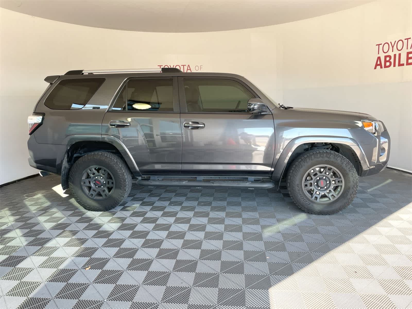 Thumbnail: 2020 Toyota 4Runner - 8