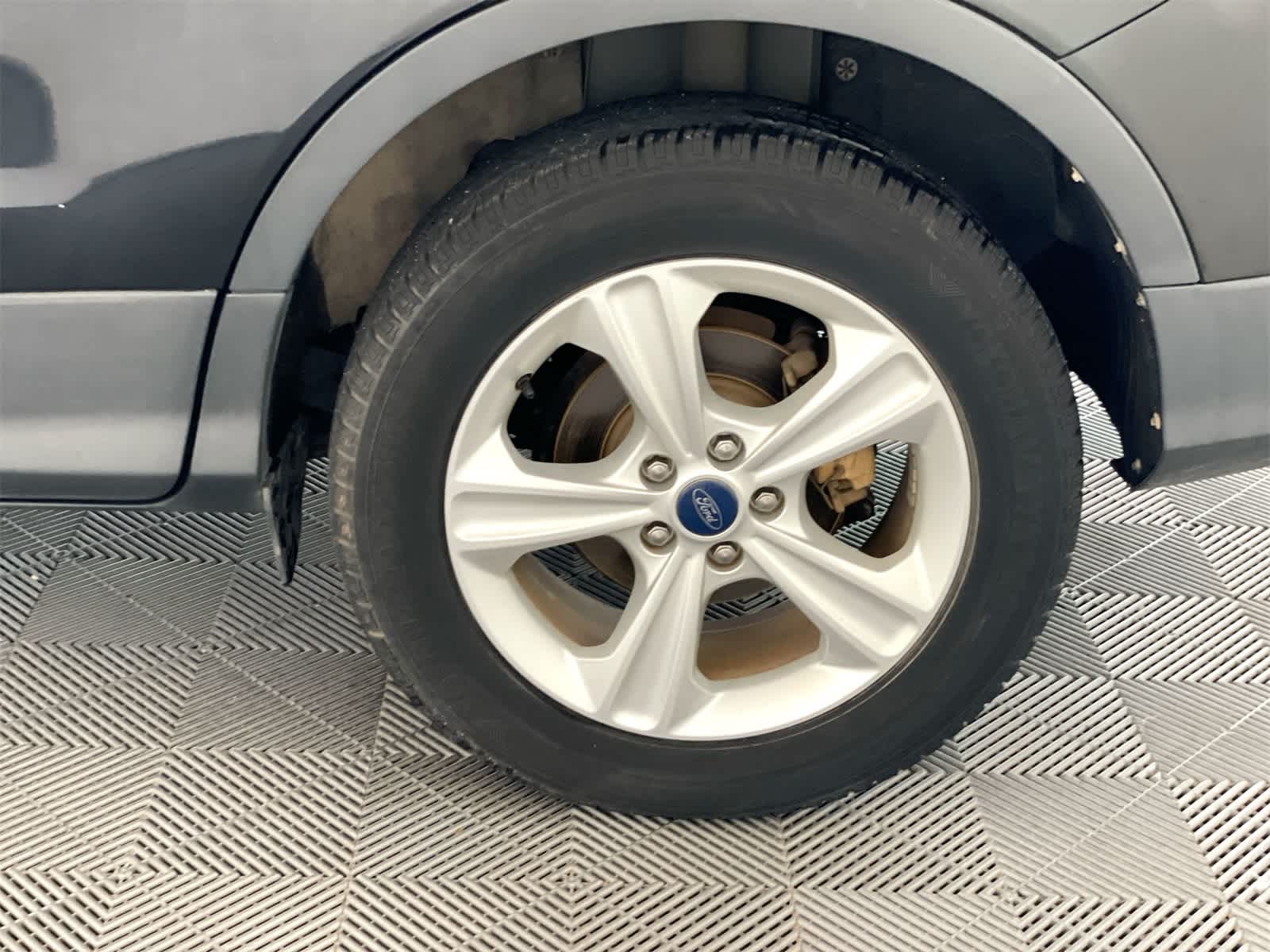 Thumbnail: 2015 Ford Escape - 25