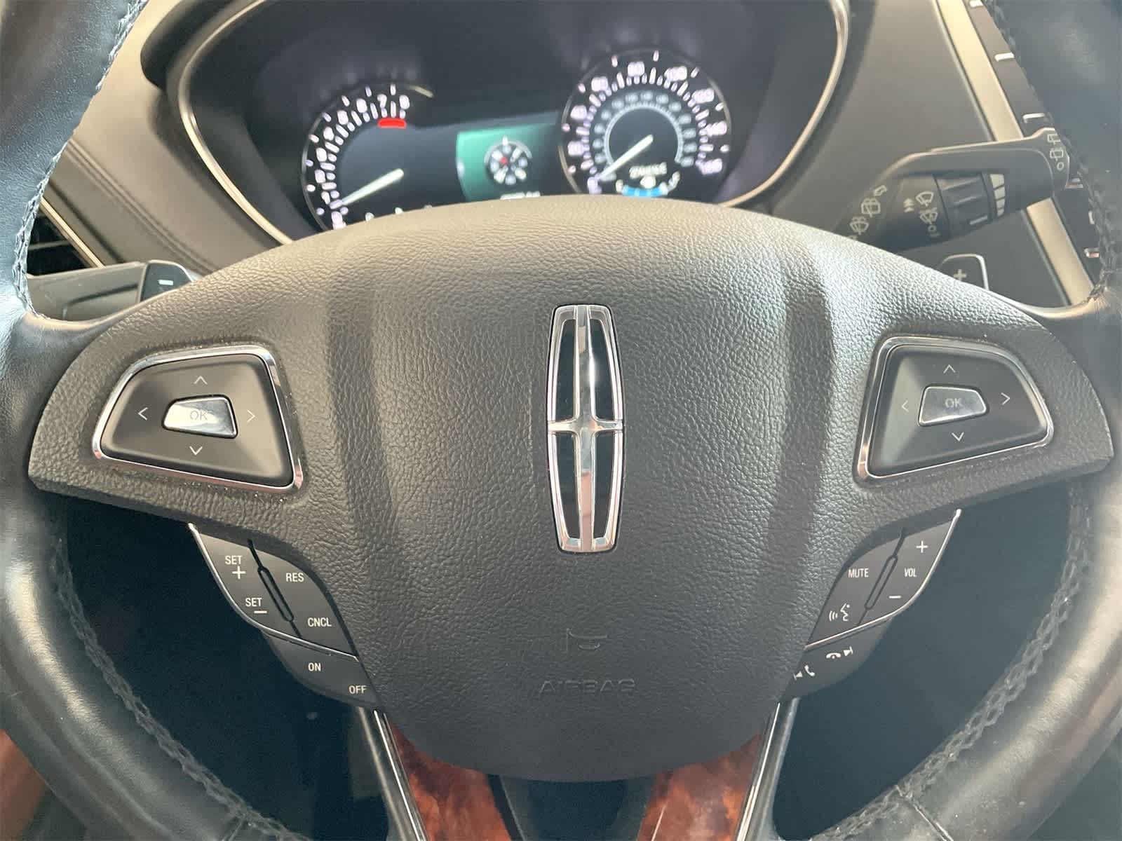 Thumbnail: 2018 Lincoln MKX - 17