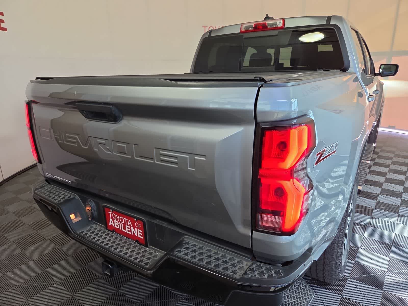 Thumbnail: 2023 Chevrolet Colorado - 6