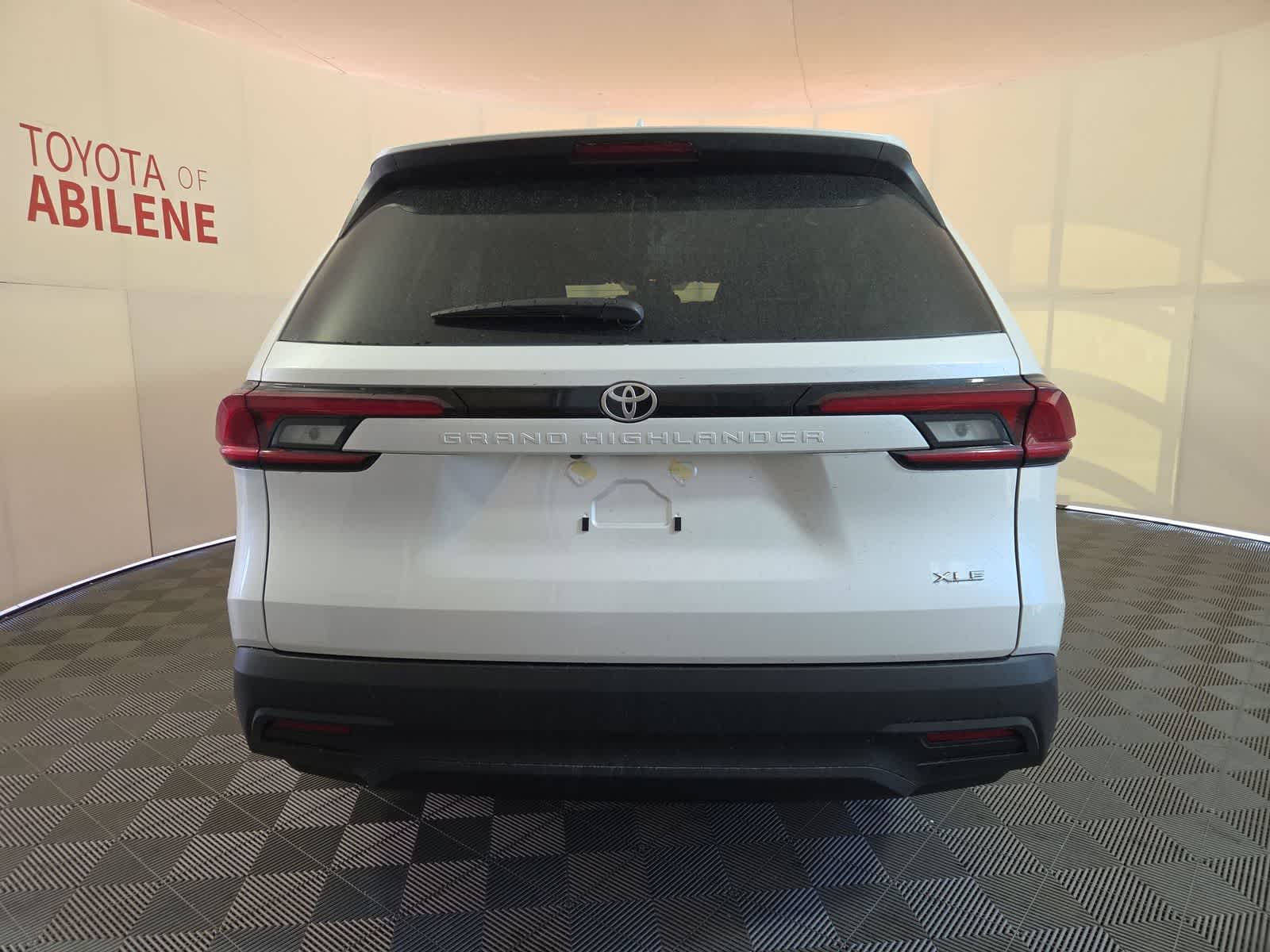 Thumbnail: 2026 Toyota Grand Highlander - 4