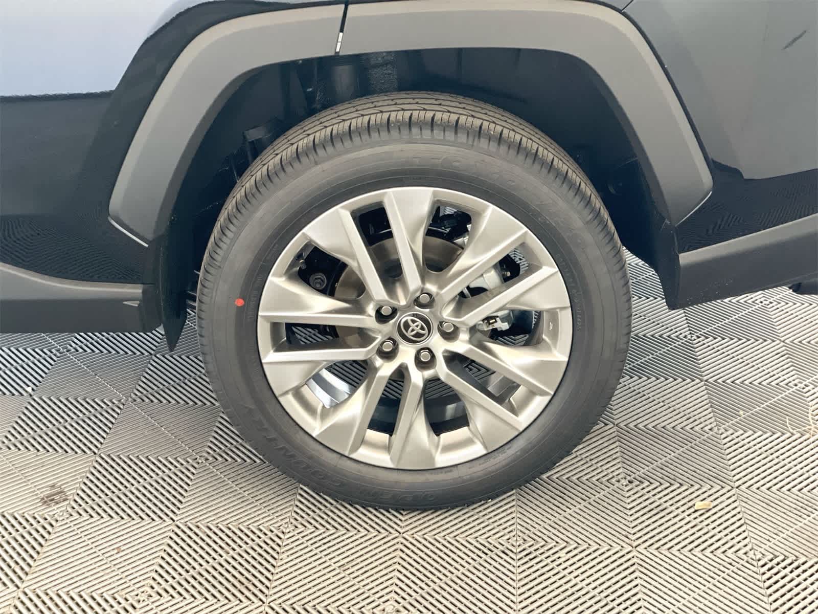 Thumbnail: 2025 Toyota RAV4 - 25