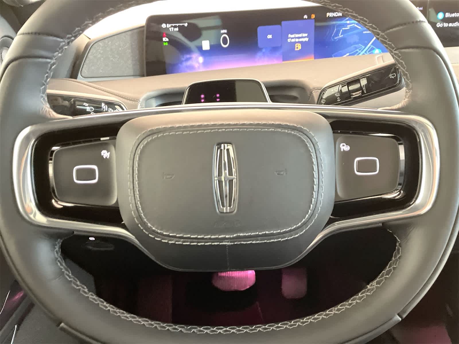 Thumbnail: 2025 Lincoln Navigator - 17