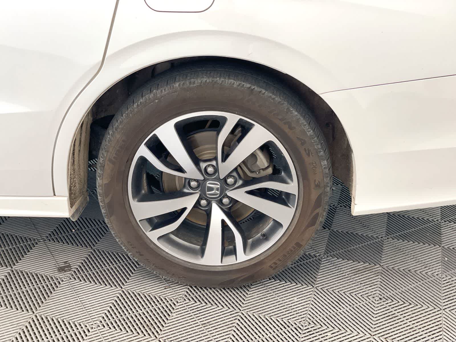 Thumbnail: 2022 Honda Odyssey - 26