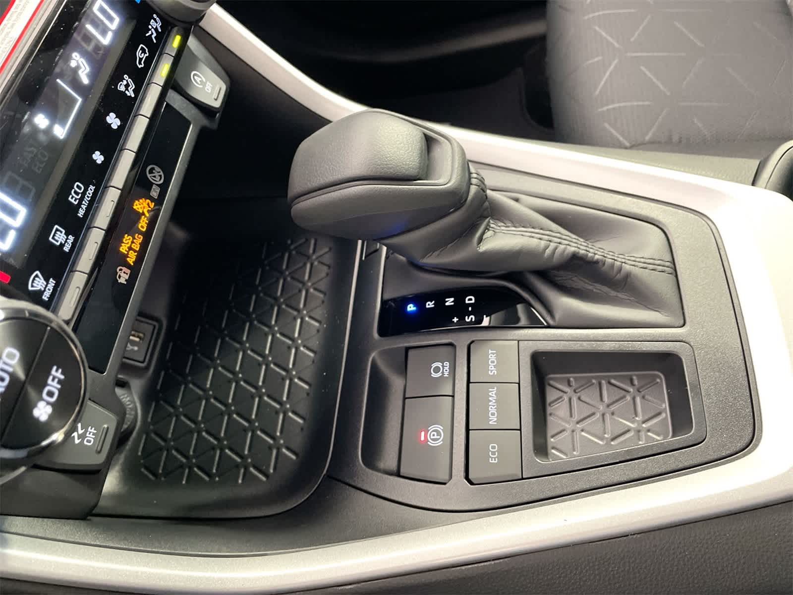 Thumbnail: 2025 Toyota RAV4 - 23