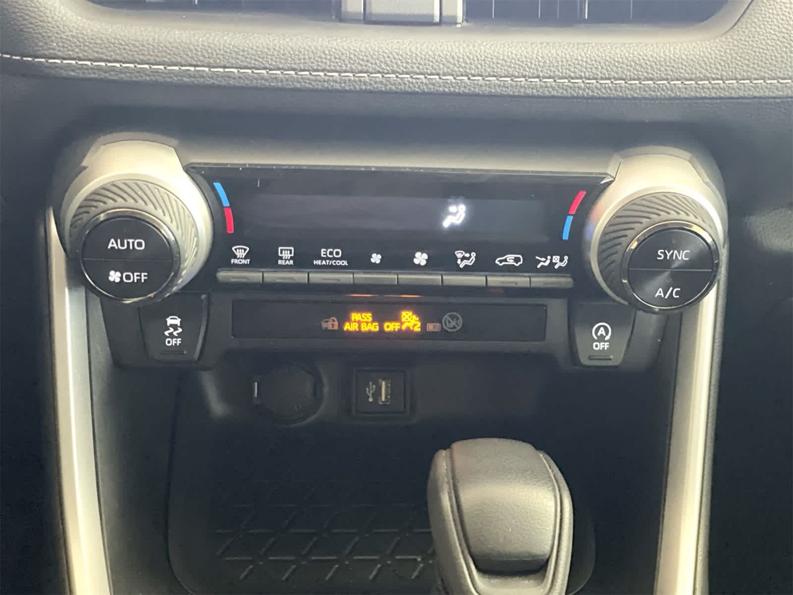 Thumbnail: 2024 Toyota RAV4 - 20