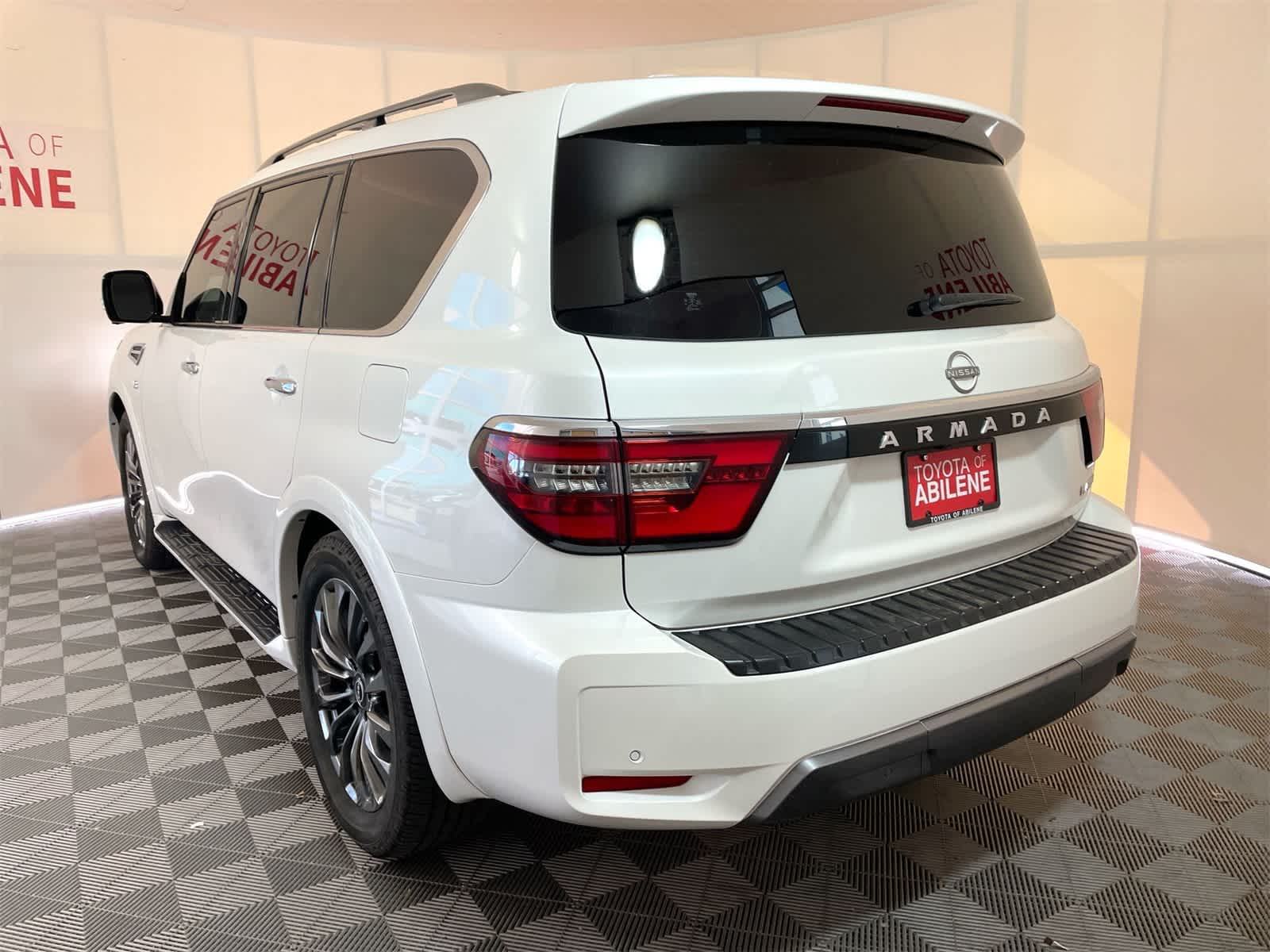 Thumbnail: 2022 Nissan Armada - 3