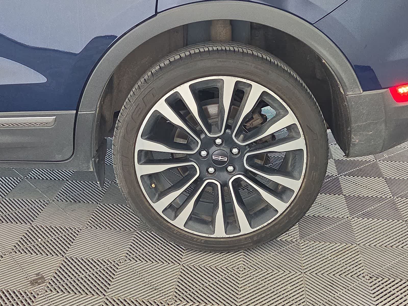 Thumbnail: 2019 Lincoln MKC - 24