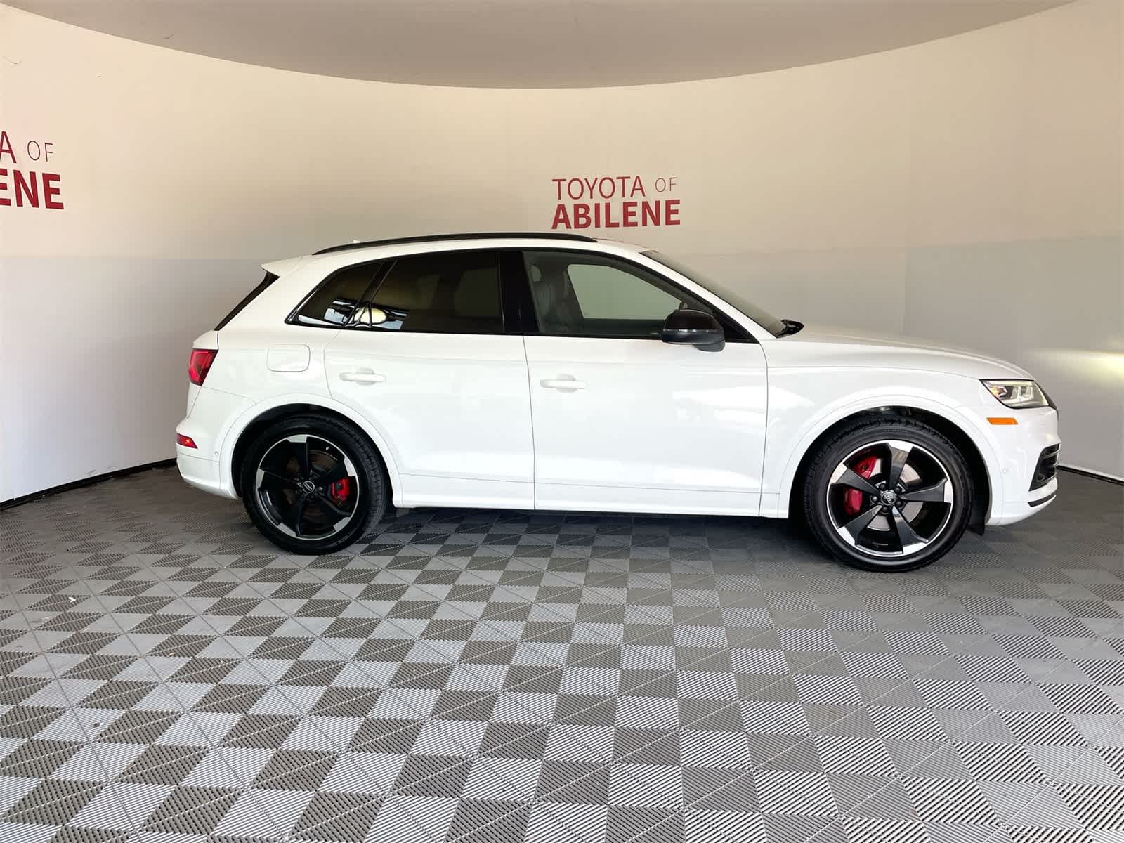 Thumbnail: 2020 Audi SQ5 - 7