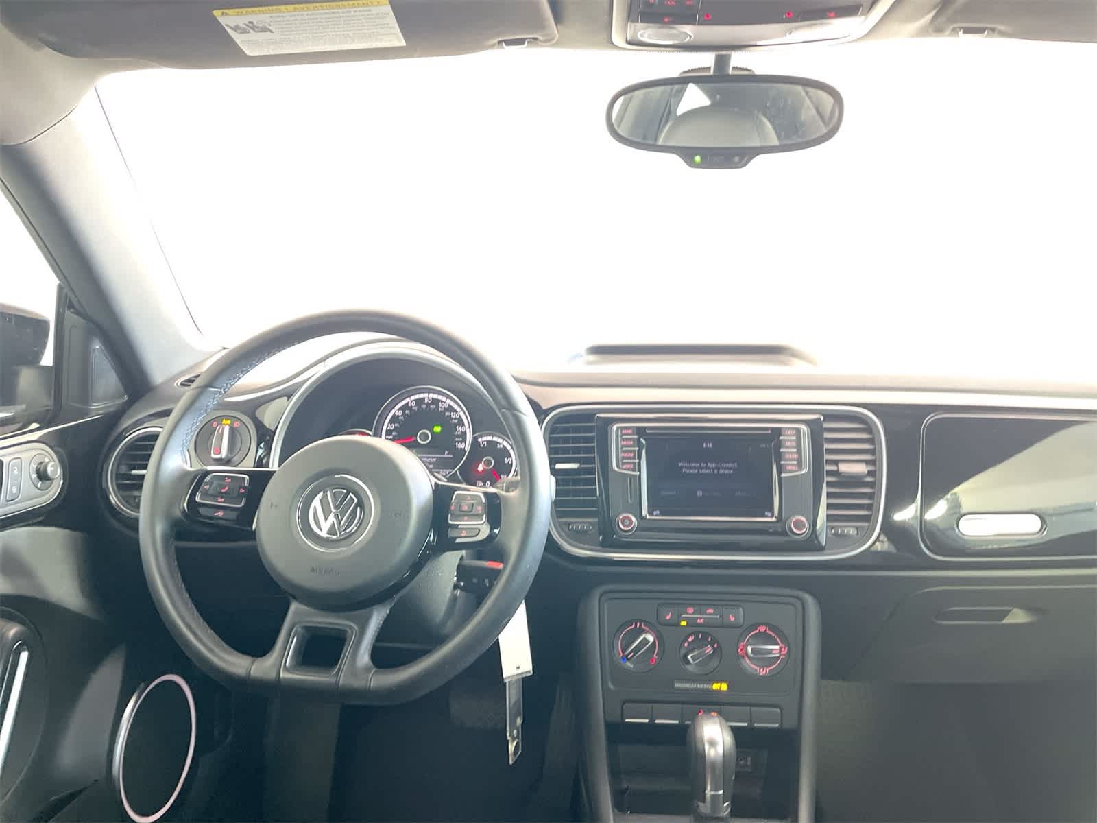 2016 Volkswagen Beetle SE 13