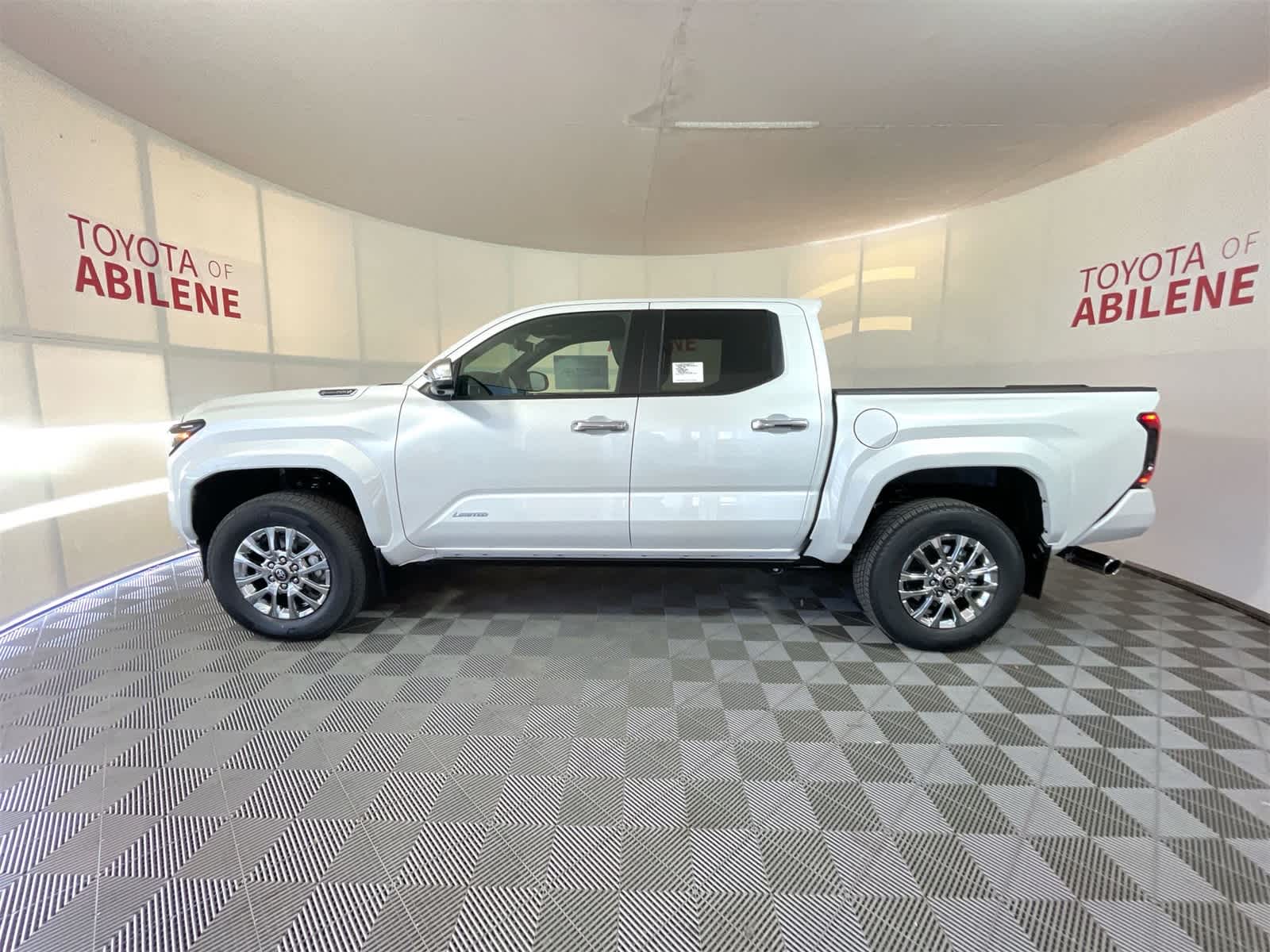 Thumbnail: 2025 Toyota Tacoma - 2