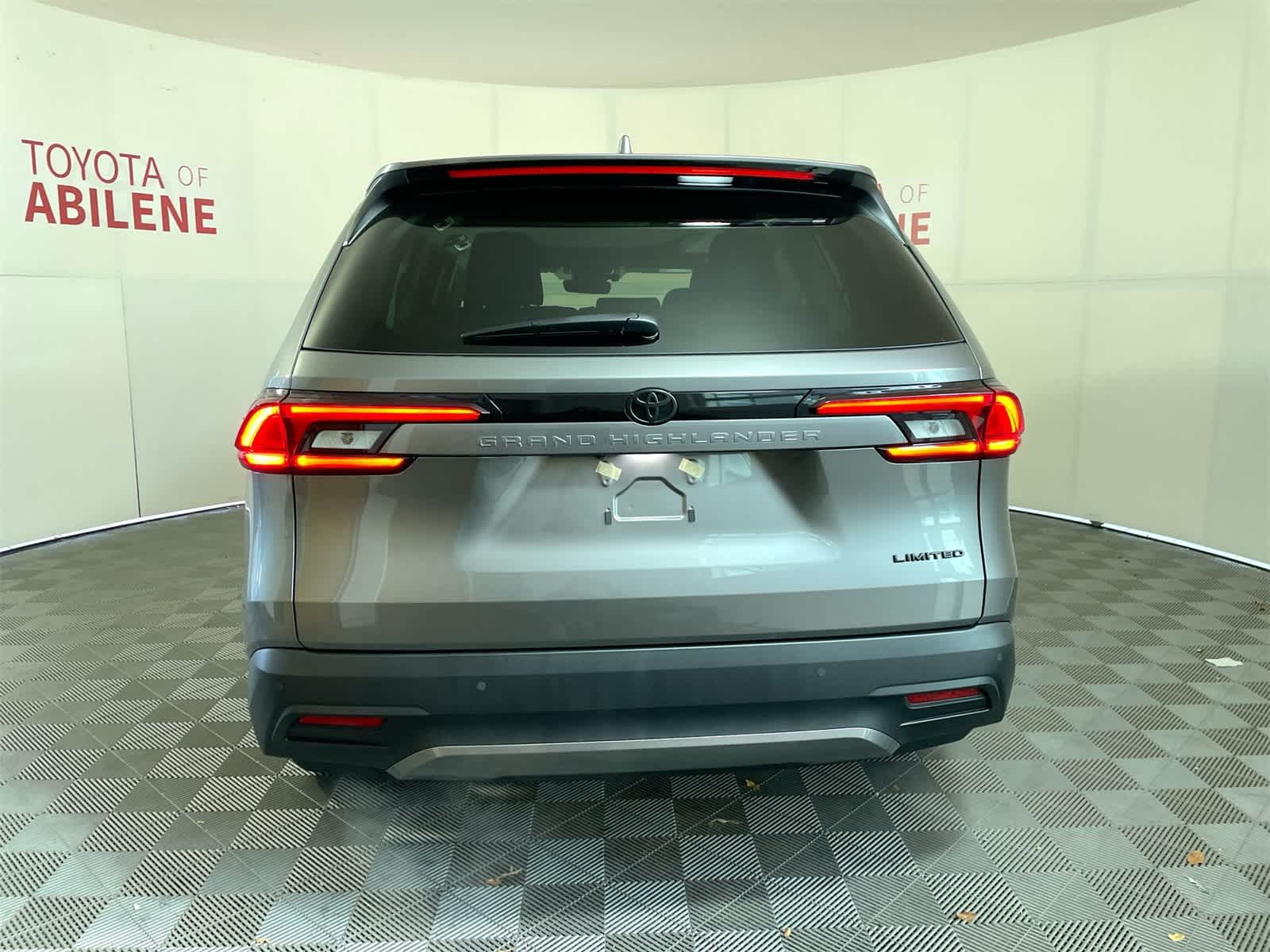 Thumbnail: 2026 Toyota Grand Highlander - 4