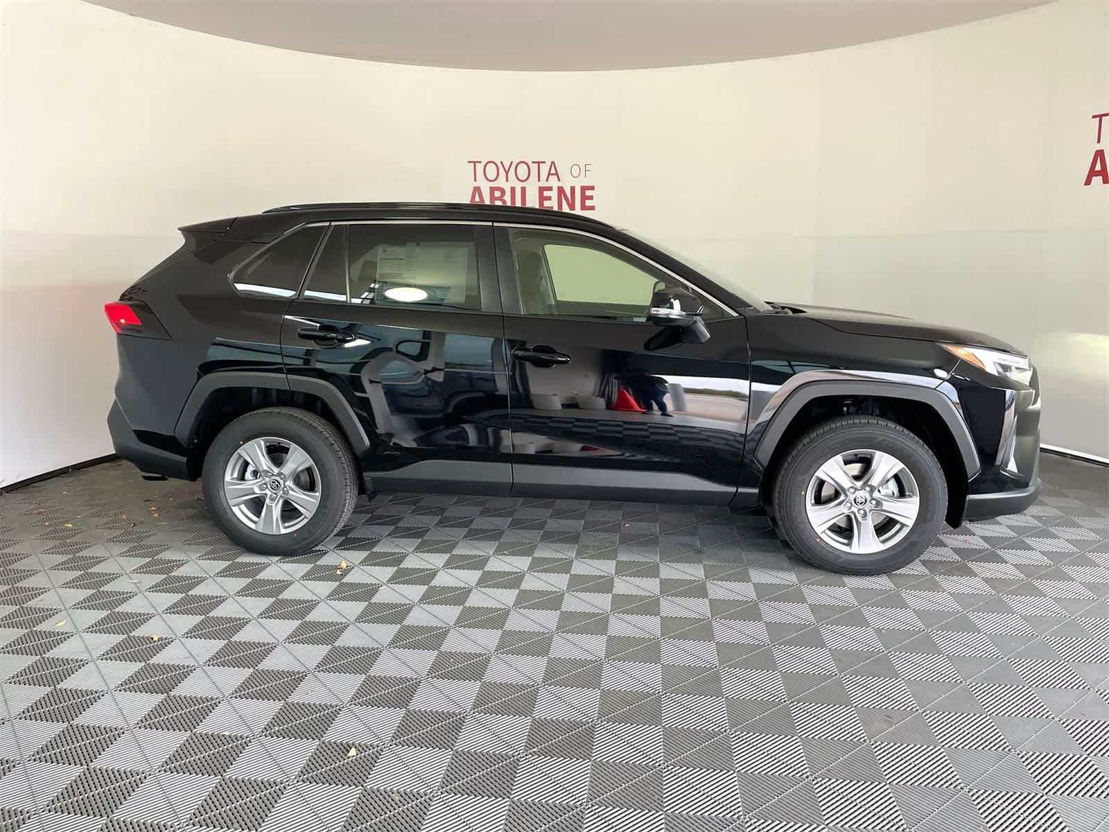 Thumbnail: 2025 Toyota RAV4 - 8