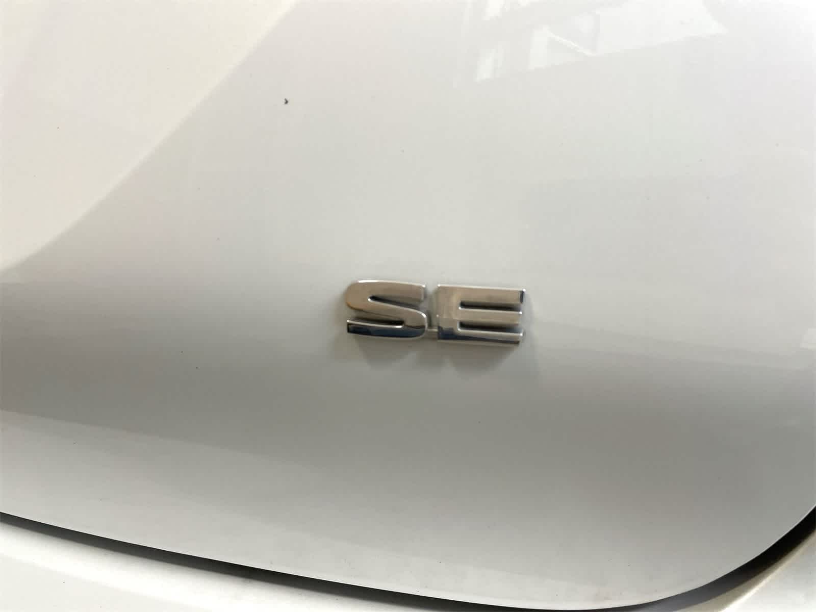 Thumbnail: 2024 Mitsubishi Outlander - 6