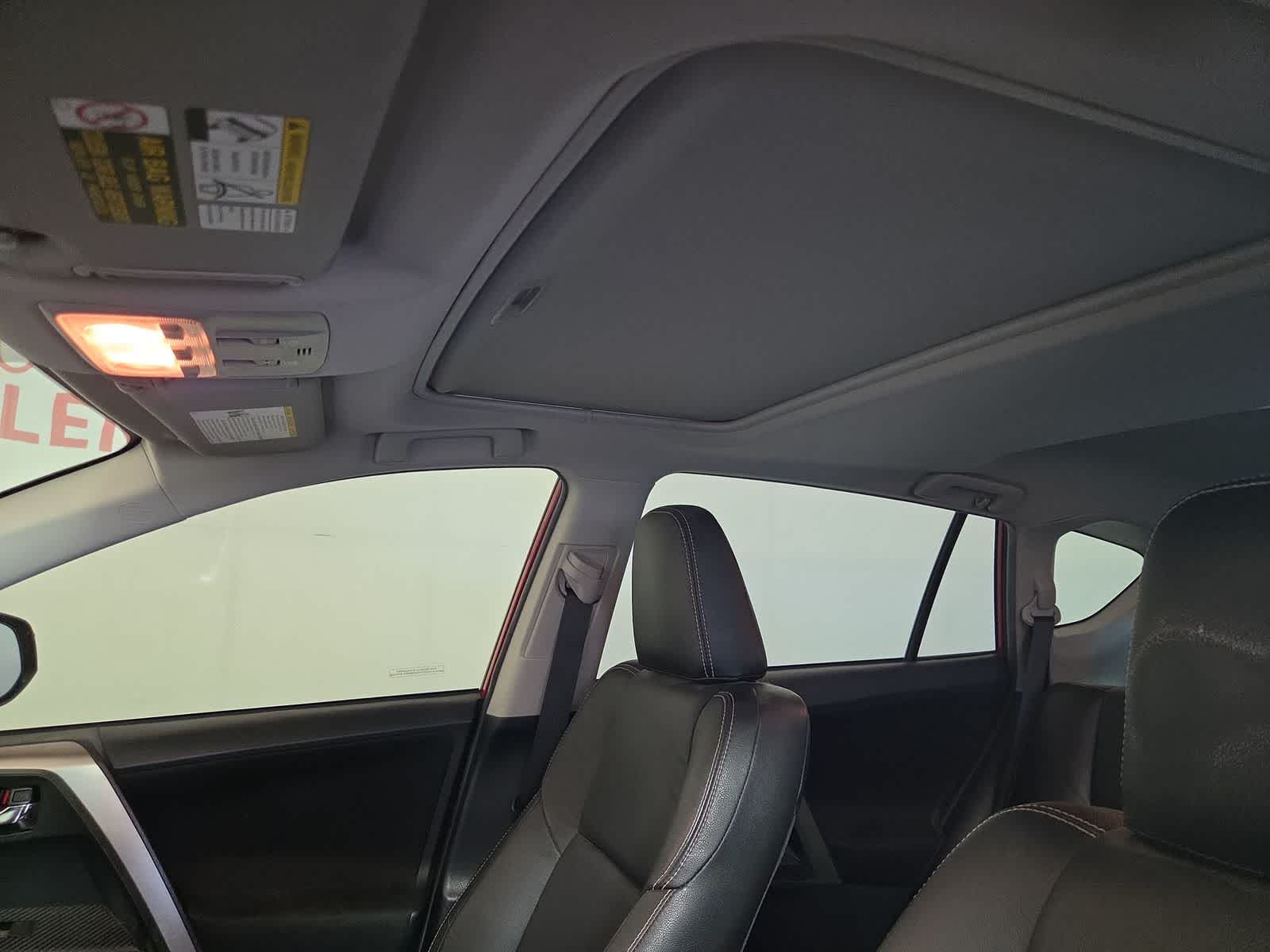 Thumbnail: 2015 Toyota RAV4 - 24
