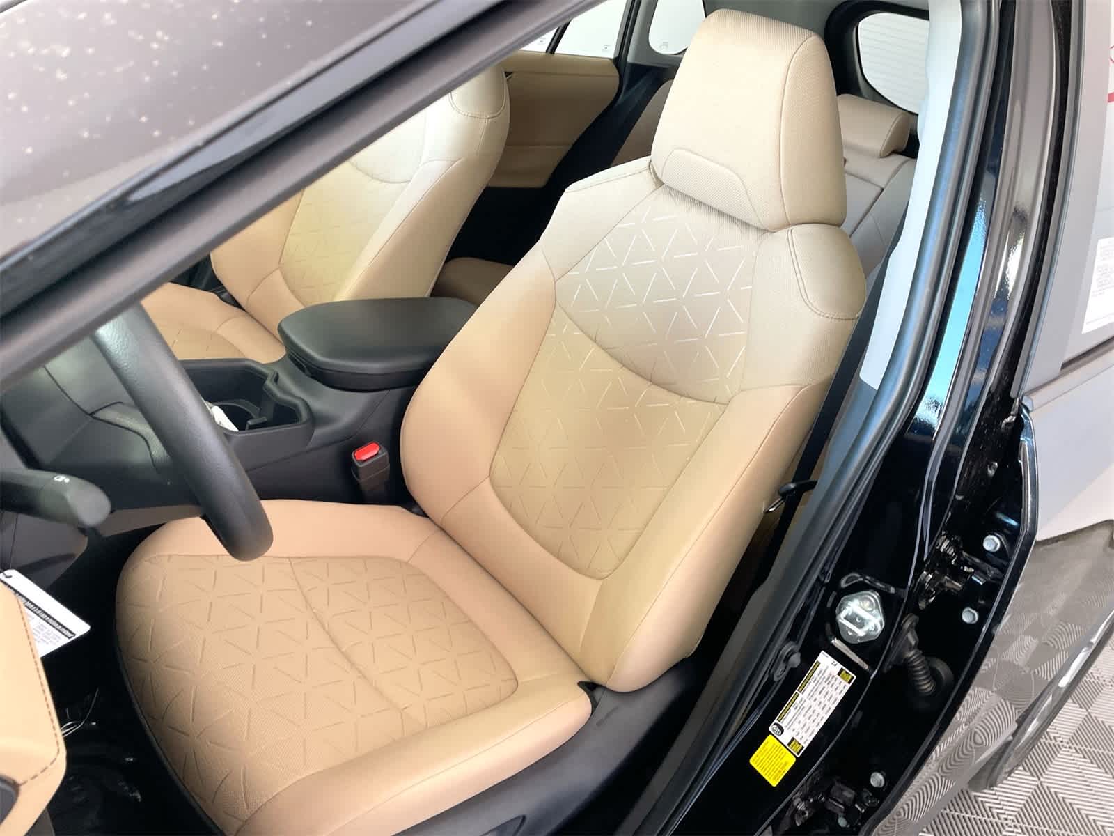 Thumbnail: 2025 Toyota RAV4 - 9