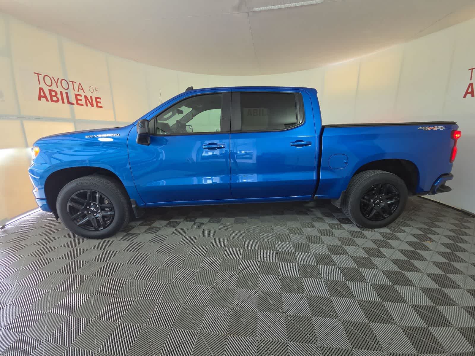Thumbnail: 2024 Chevrolet Silverado 1500 - 2
