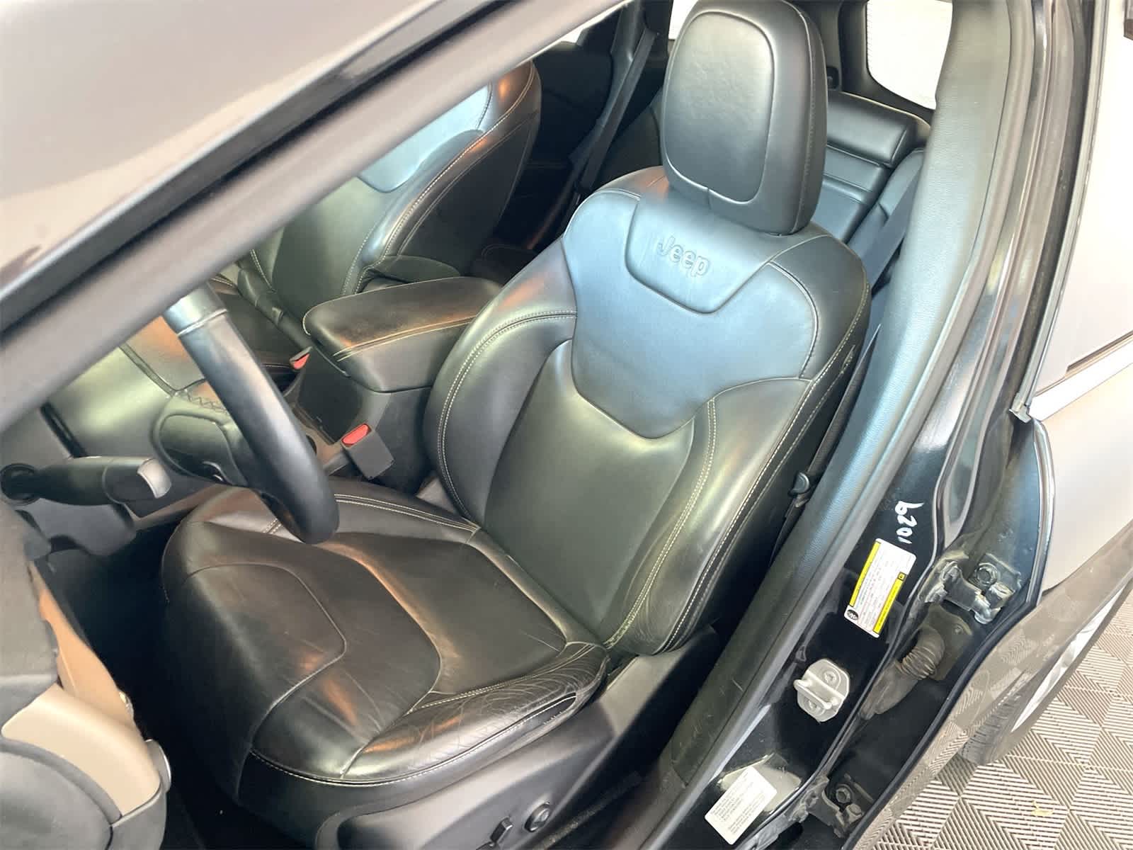 Thumbnail: 2016 Jeep Cherokee - 10