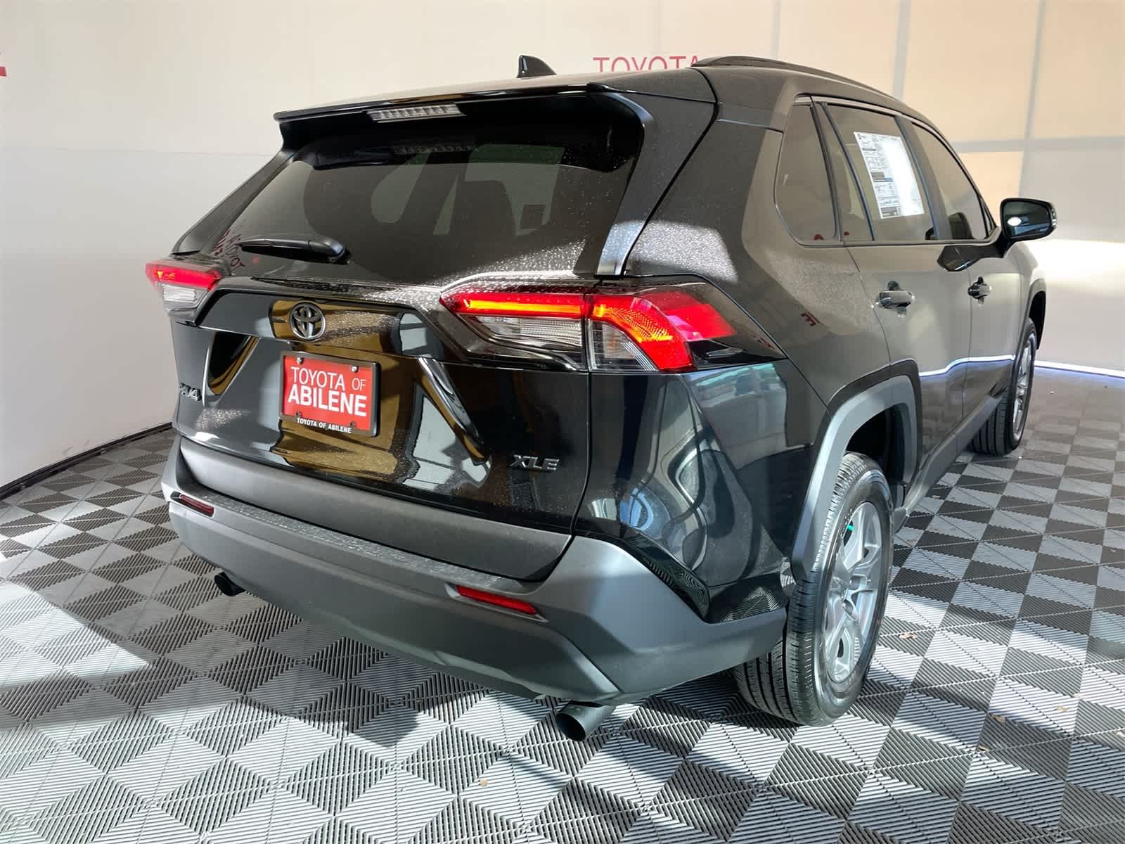 Thumbnail: 2025 Toyota RAV4 - 6