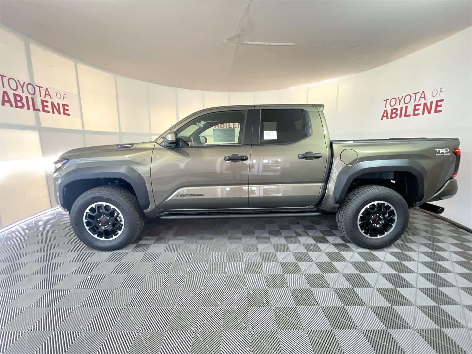 Thumbnail: 2025 Toyota Tacoma - 2