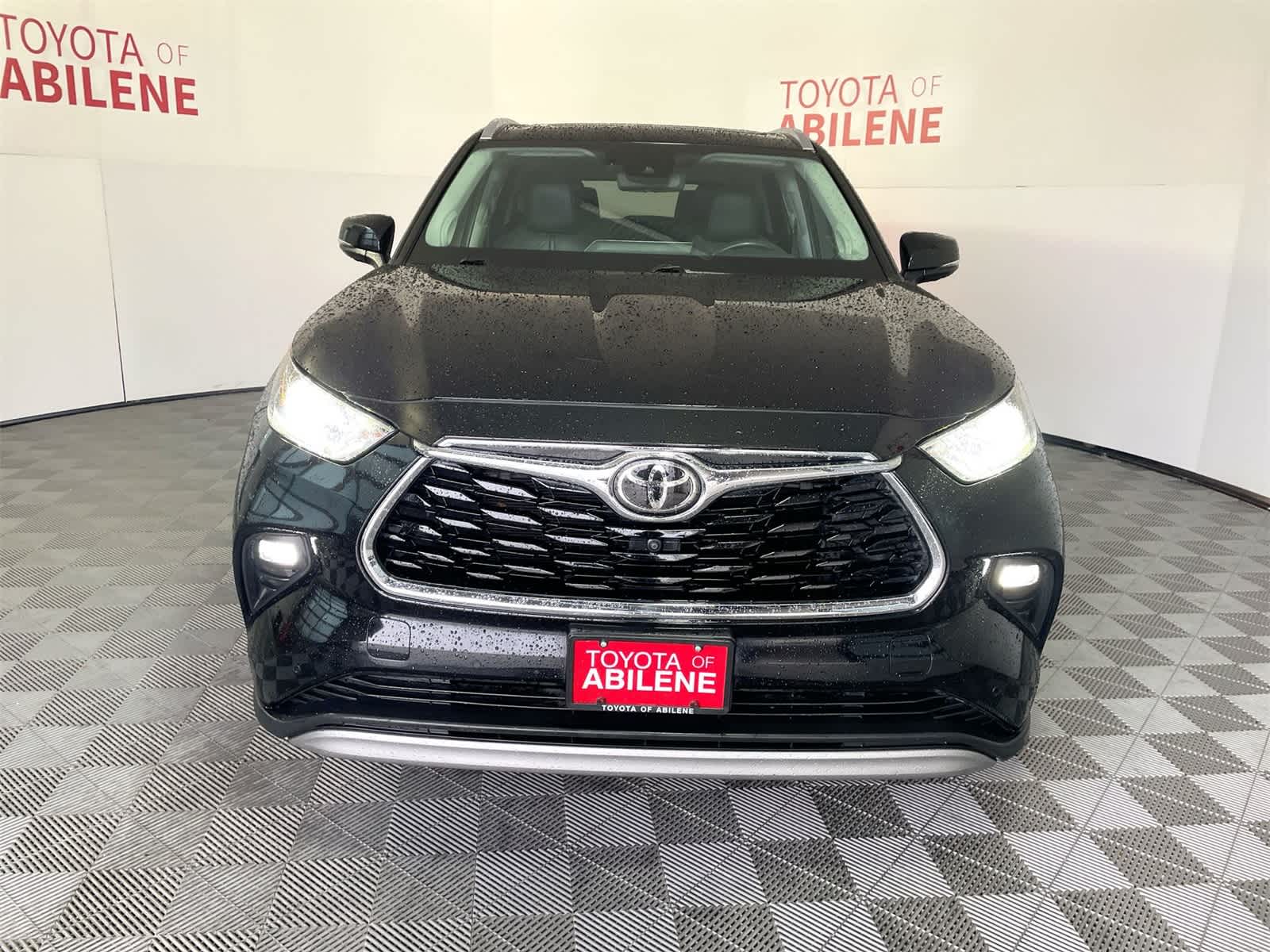 Thumbnail: 2020 Toyota Highlander - 8