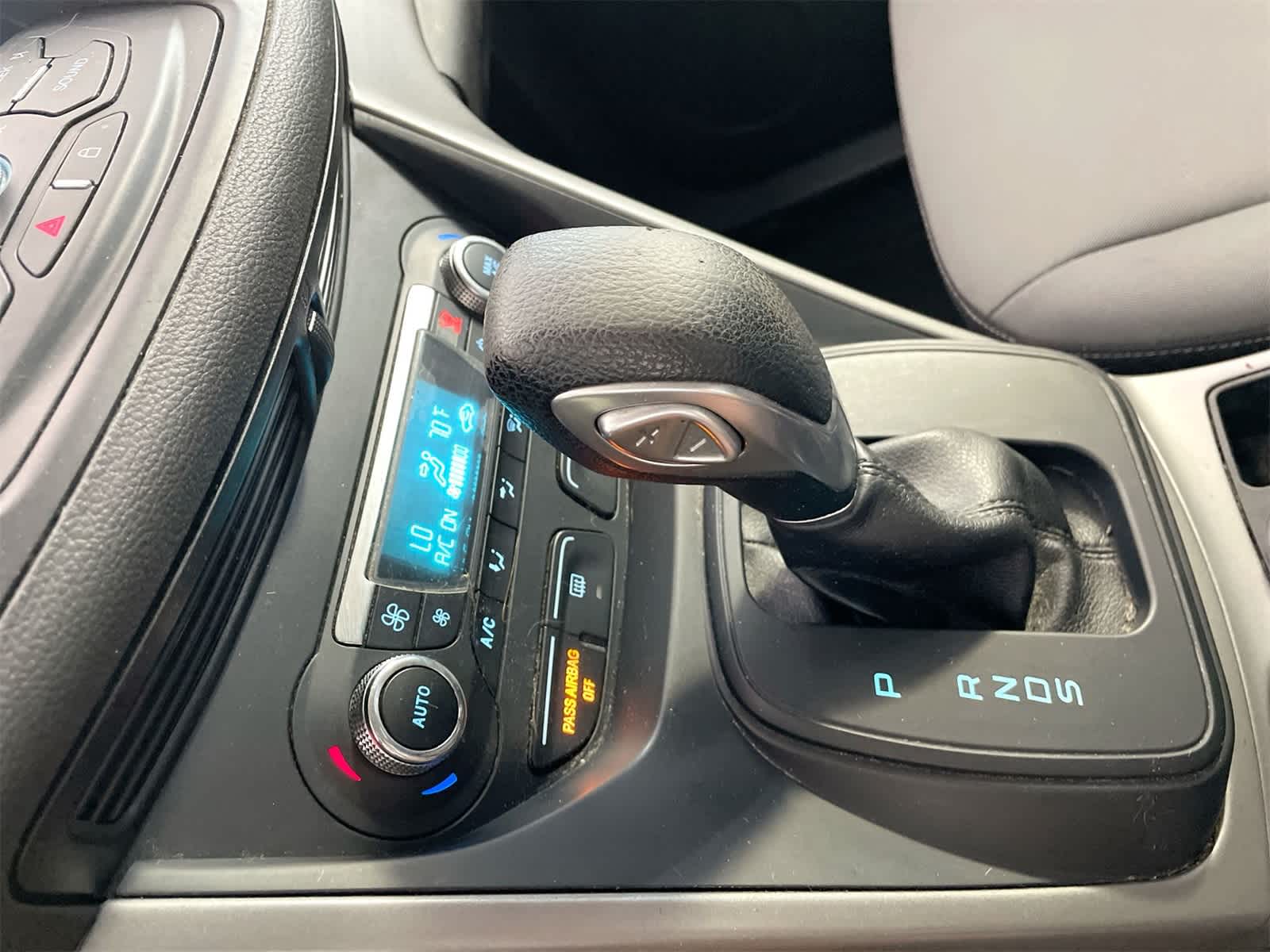Thumbnail: 2015 Ford Escape - 23