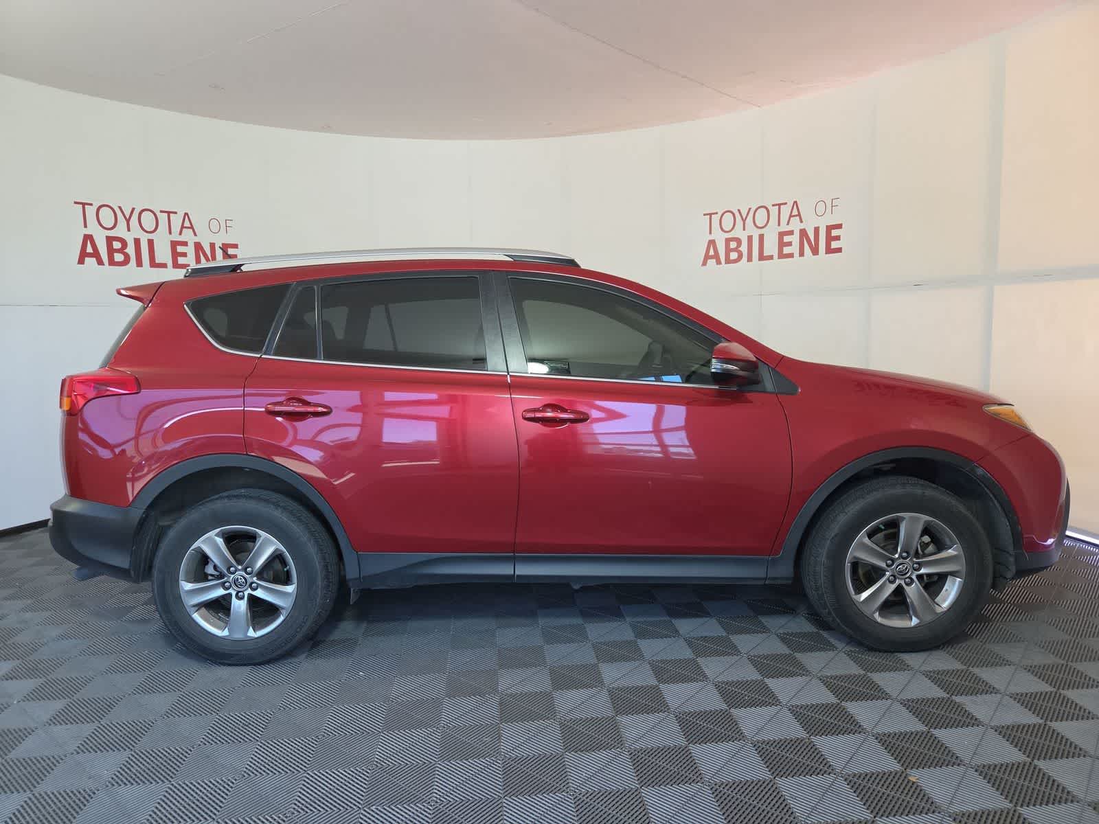 Thumbnail: 2015 Toyota RAV4 - 8