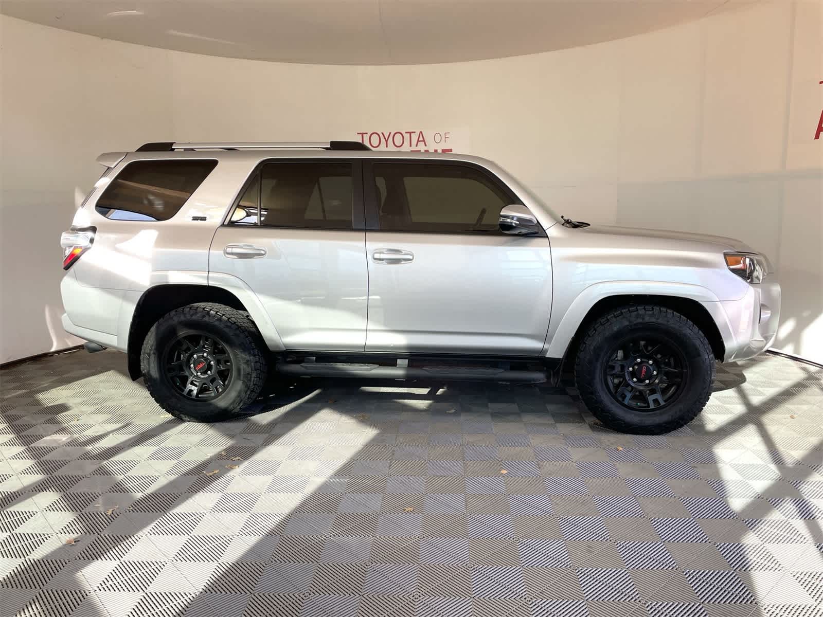 Thumbnail: 2023 Toyota 4Runner - 7