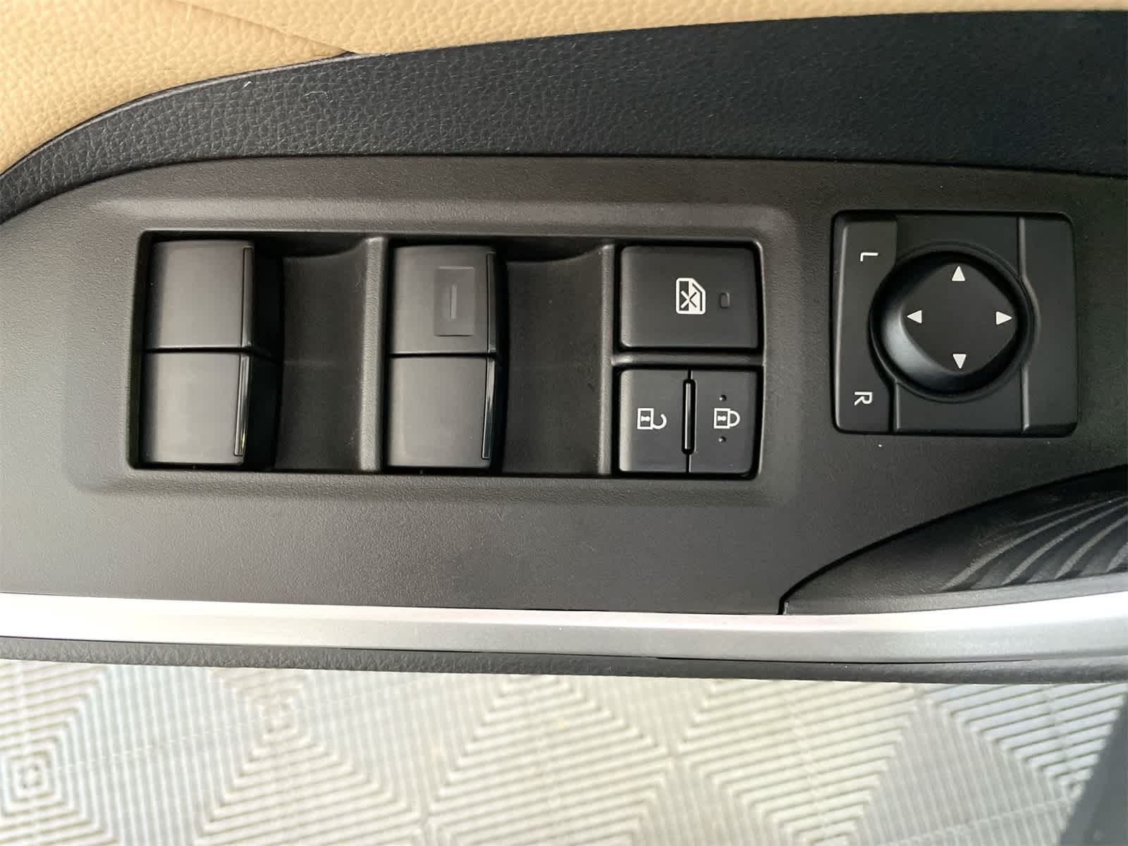 Thumbnail: 2025 Toyota RAV4 - 11