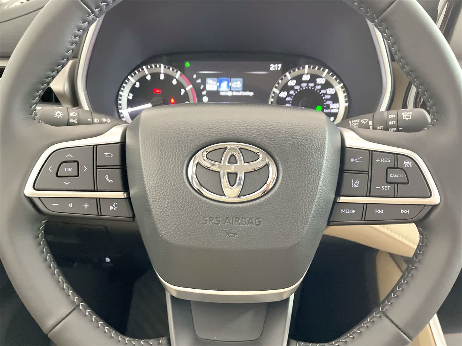 Thumbnail: 2025 Toyota Highlander - 19