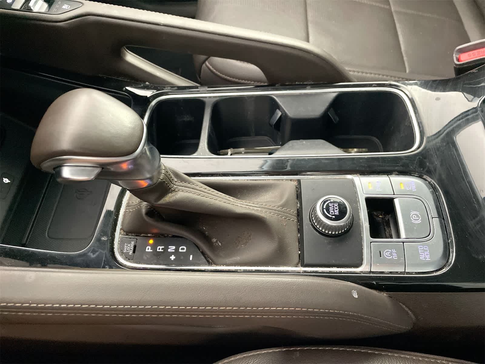 Thumbnail: 2020 Kia Telluride - 24