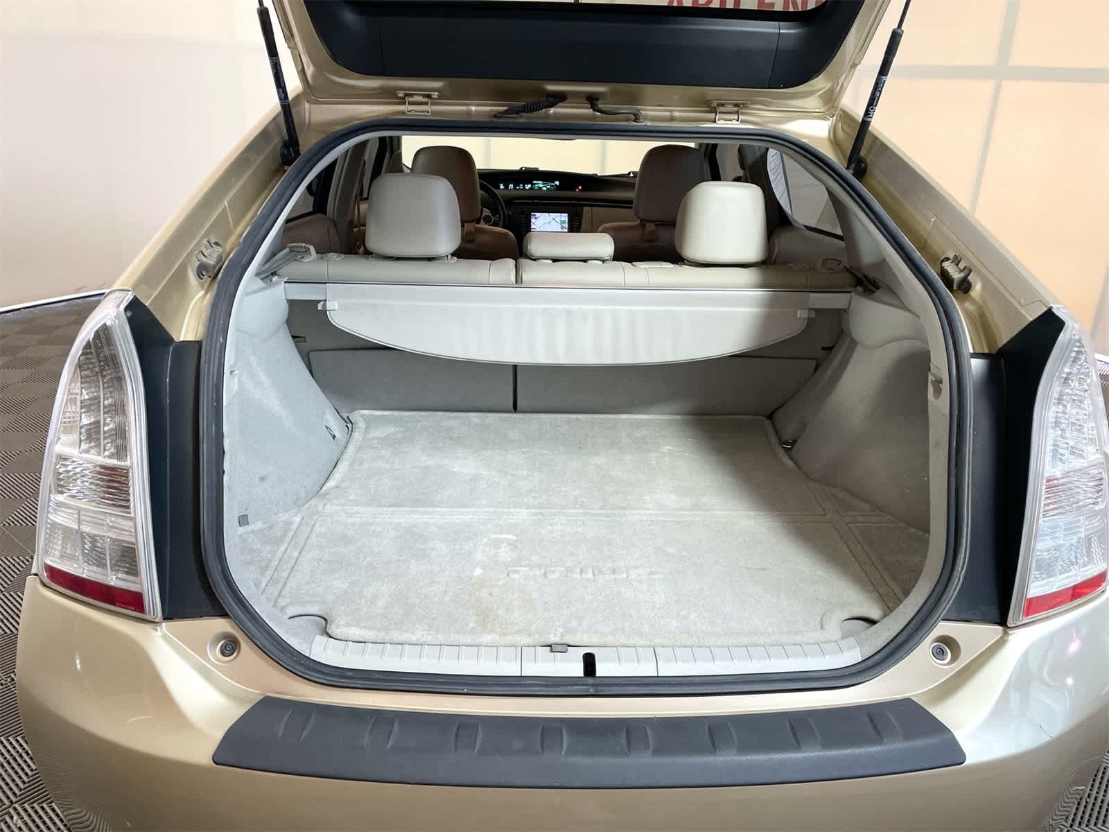 Thumbnail: 2010 Toyota Prius - 5