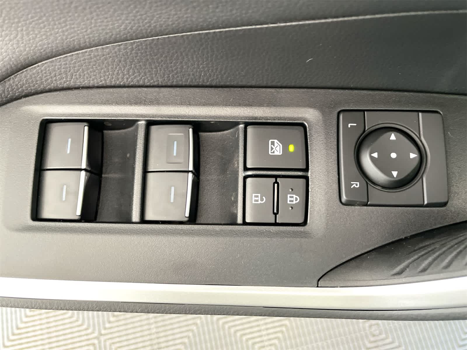 Thumbnail: 2025 Toyota RAV4 - 12