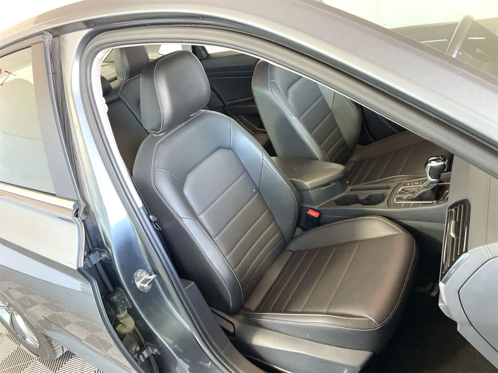 Thumbnail: 2024 Volkswagen Jetta - 13