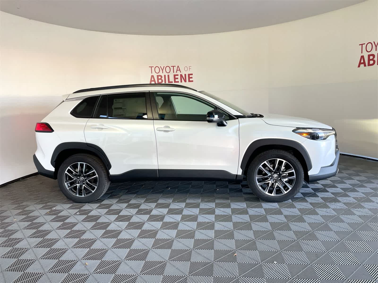 Thumbnail: 2026 Toyota Corolla Cross - 8