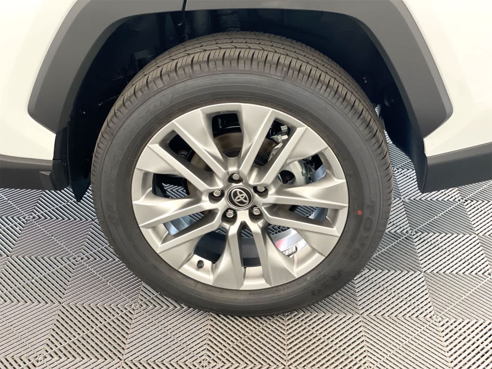 Thumbnail: 2025 Toyota RAV4 - 26
