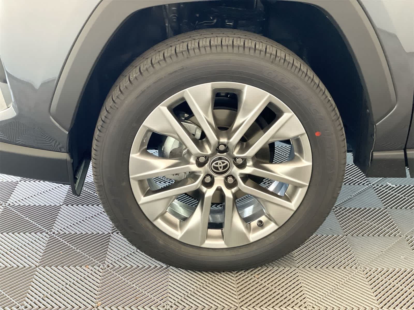 Thumbnail: 2025 Toyota RAV4 - 26