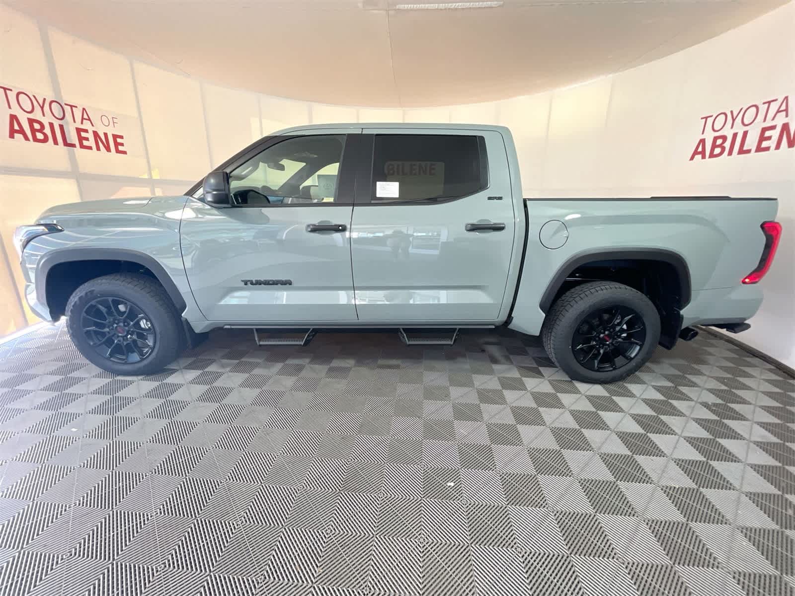 Thumbnail: 2025 Toyota Tundra - 2