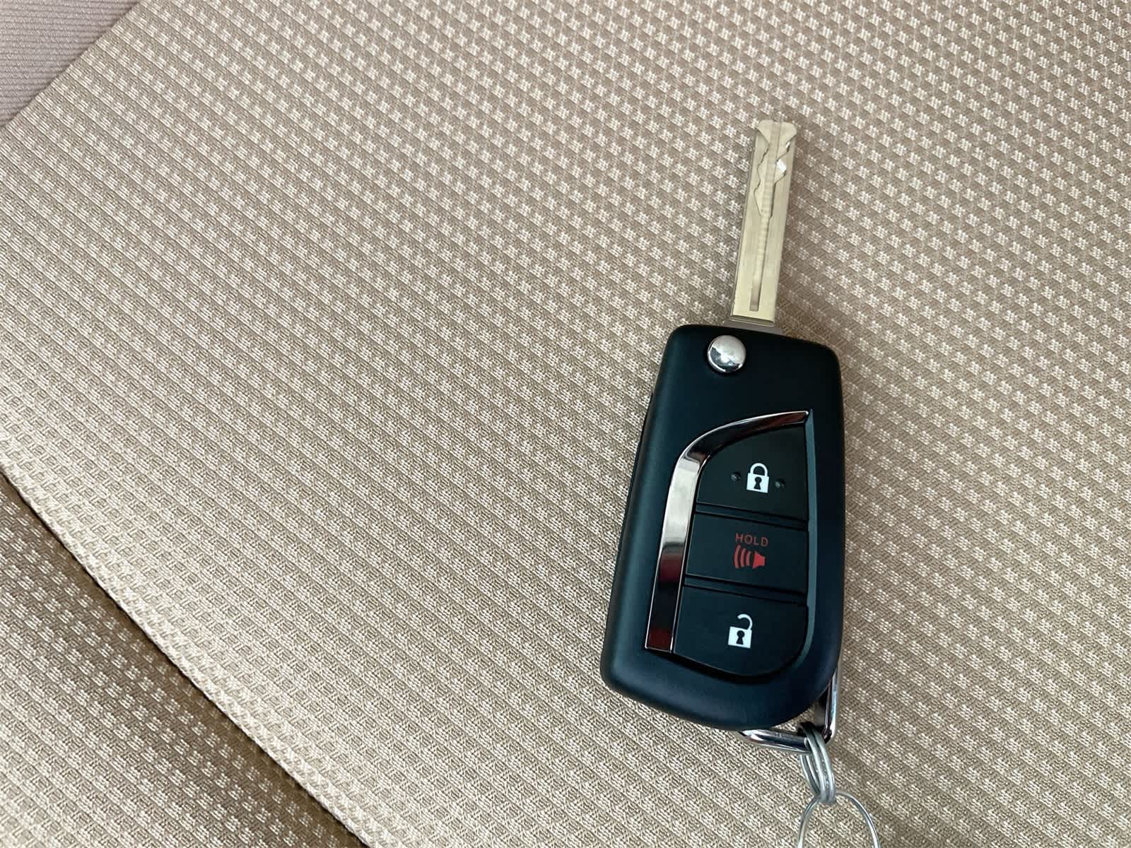 Thumbnail: 2025 Toyota RAV4 - 26