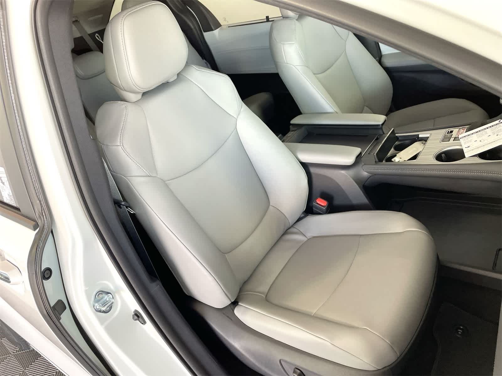2025 Toyota Sienna XLE 14