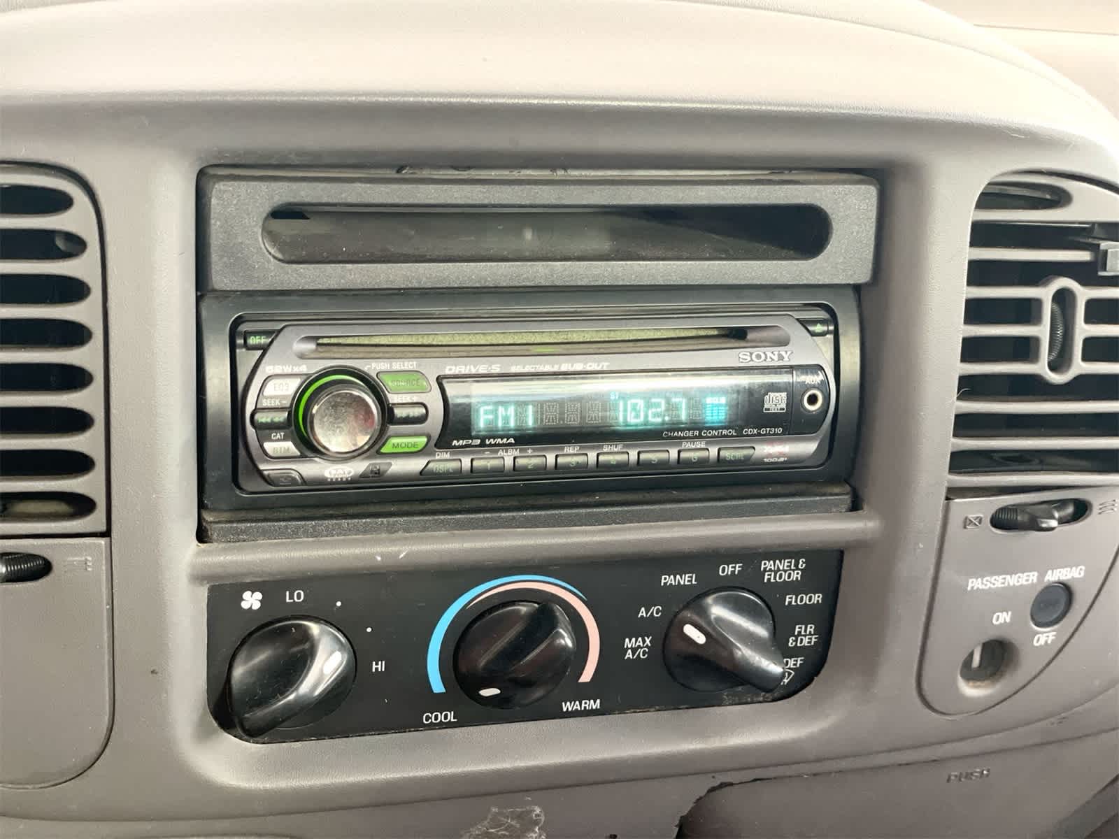 Thumbnail: 2002 Ford F-150 - 16